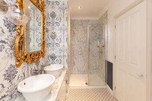 Ensuite- click for photo gallery
